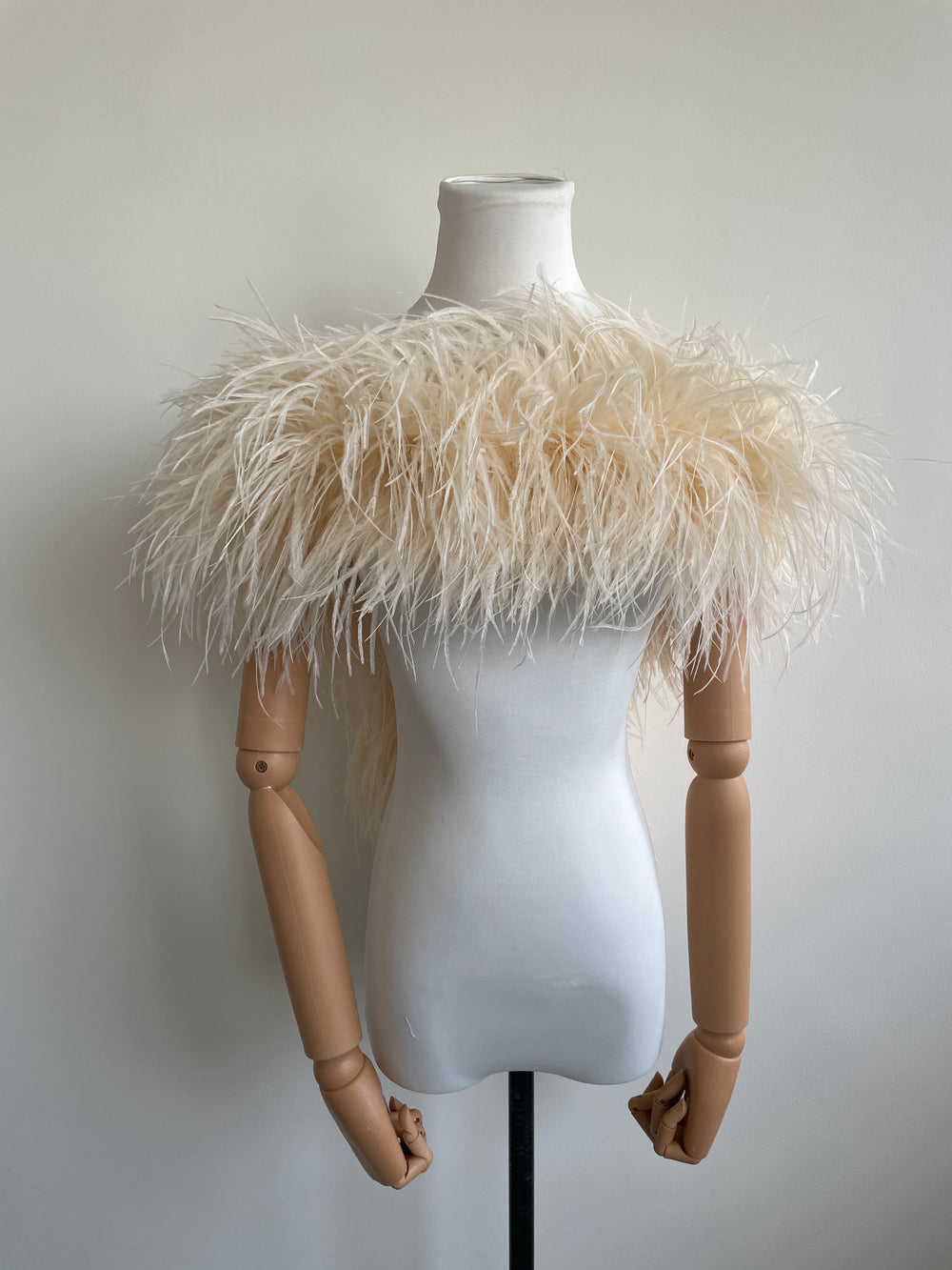 Champagne Ostrich Feather Boa Shawl – Luxury Feather Wrap